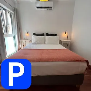 Apartment Historic Charm - Prime Location & Parking, Lissabon